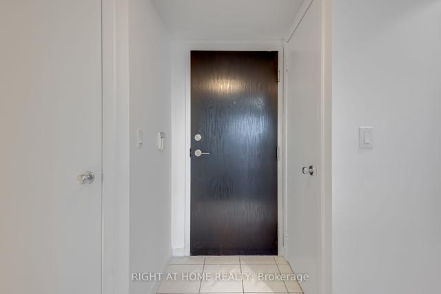 2303 - 8 Park Rd, Condo with 1 bedrooms, 1 bathrooms and 0 parking in Toronto ON | Image 29