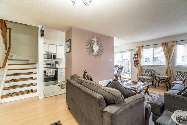 112 Goldenlight Circ, Townhouse with 3 bedrooms, 3 bathrooms and 2 parking in Brampton ON | Image 20