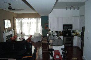 th19 - 2 Rean Dr, Townhouse with 2 bedrooms, 3 bathrooms and 2 parking in Toronto ON | Image 6