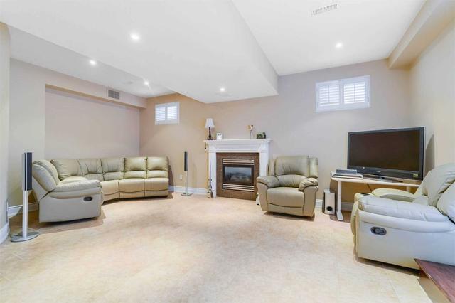 90 May Ave, House detached with 4 bedrooms, 5 bathrooms and 8 parking in Richmond Hill ON | Image 30