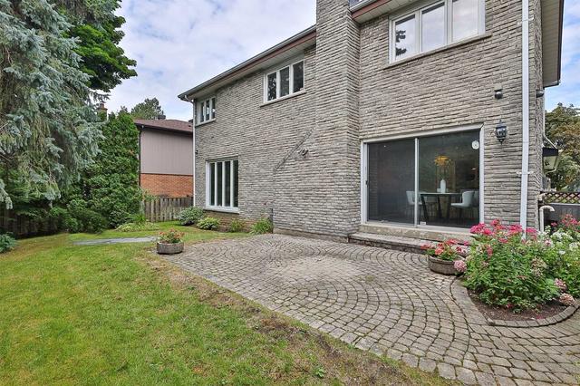 25 Denlow Blvd, House detached with 4 bedrooms, 4 bathrooms and 6 parking in Toronto ON | Image 17