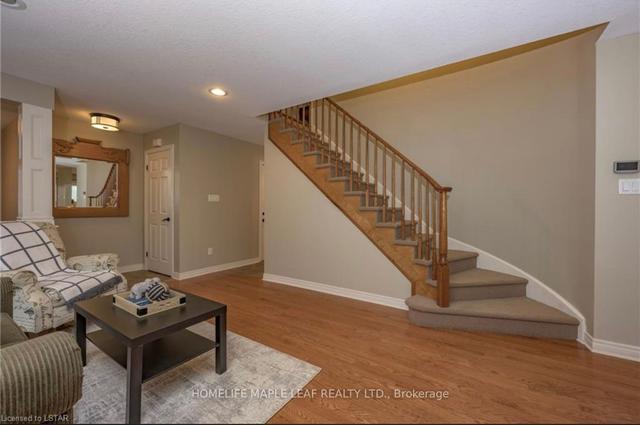 2515 Meadowgate Blvd, House detached with 4 bedrooms, 3 bathrooms and 4 parking in London ON | Image 10