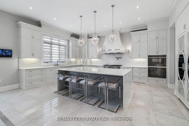 1 Mary Natasha Crt, House detached with 5 bedrooms, 6 bathrooms and 9 parking in Vaughan ON | Image 5
