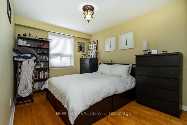 388a Whitmore Ave, House detached with 4 bedrooms, 2 bathrooms and 3 parking in Toronto ON | Image 5