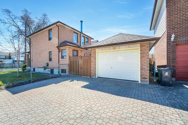 36a Florence Cres, House detached with 3 bedrooms, 3 bathrooms and 2 parking in Toronto ON | Image 22