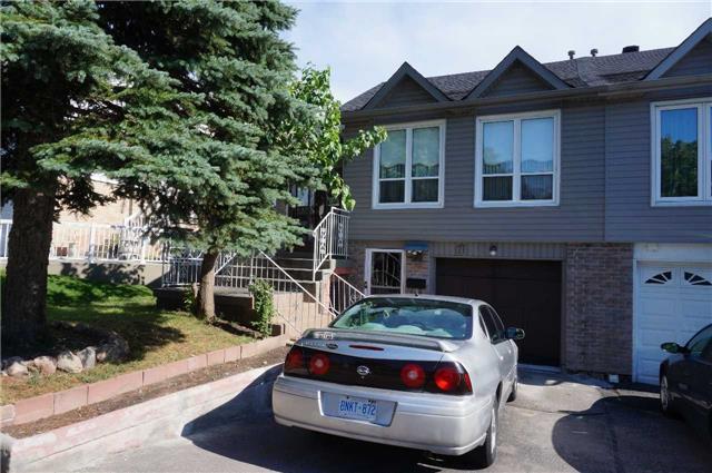 71 Glencoyne Cres, House semidetached with 4 bedrooms, 3 bathrooms and 3 parking in Toronto ON | Image 2