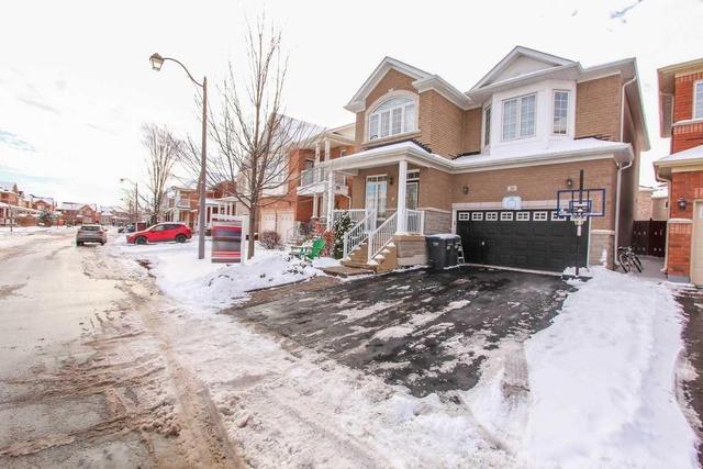 26 Tennant Dr, House detached with 4 bedrooms, 4 bathrooms and 4 parking in Brampton ON | Image 2