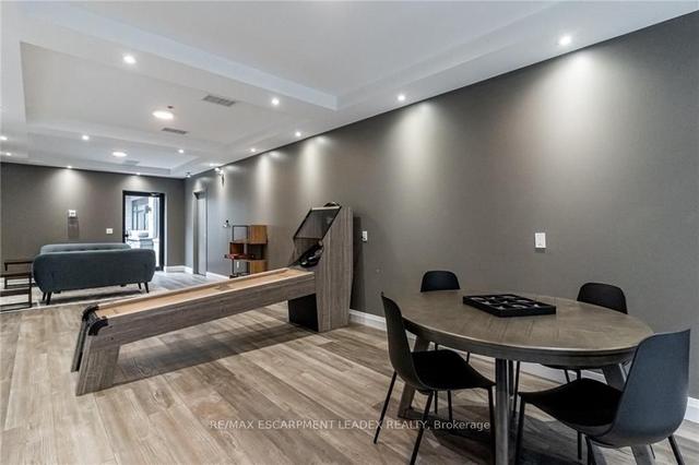 113 - 1 Redfern Ave, Condo with 1 bedrooms, 1 bathrooms and 1 parking in Hamilton ON | Image 30