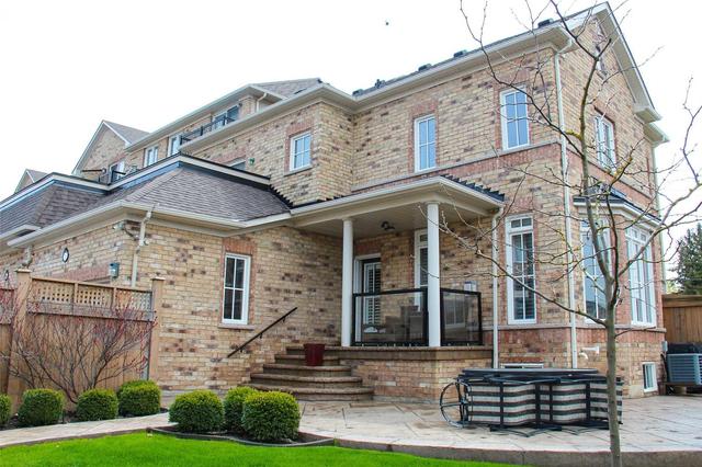 2912 Elgin Mills Rd E, House attached with 4 bedrooms, 4 bathrooms and 3 parking in Markham ON | Image 2