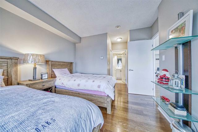 1509 - 35 Mariner Terr, Condo with 2 bedrooms, 2 bathrooms and 1 parking in Toronto ON | Image 4