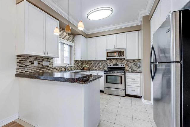 123 Georgian Dr, Townhouse with 3 bedrooms, 3 bathrooms and 2 parking in Oakville ON | Image 5