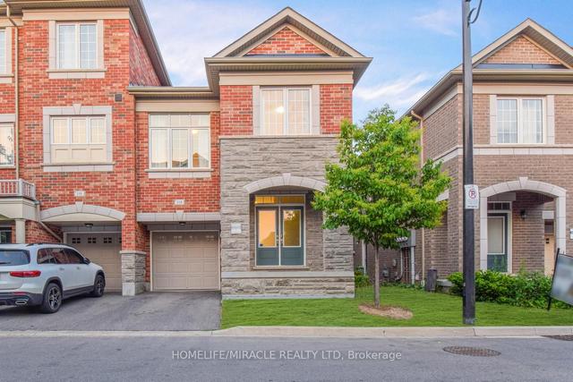 114 Aspen Hills Rd, House attached with 3 bedrooms, 3 bathrooms and 2 parking in Brampton ON | Image 1