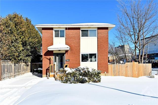 2675 Marie Street, Home with 3 bedrooms, 2 bathrooms and 3 parking in Ottawa ON | Image 1