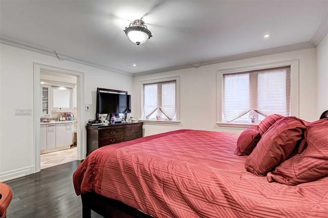 21 Thornton Ave, House detached with 4 bedrooms, 4 bathrooms and 7 parking in Toronto ON | Image 7