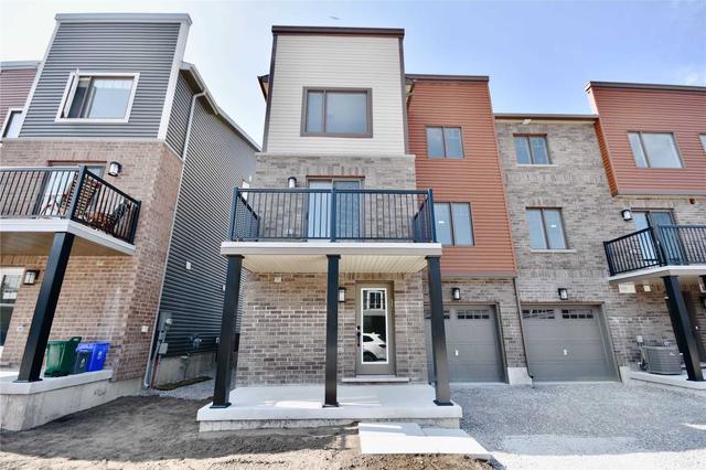 30 Andean Lane, House attached with 3 bedrooms, 3 bathrooms and 3 parking in Barrie ON | Image 1