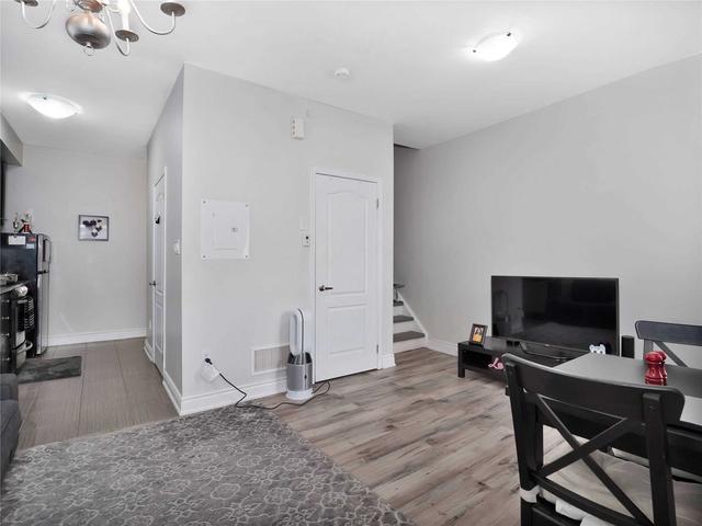 226 - 15 Coneflower Cres, Townhouse with 2 bedrooms, 2 bathrooms and 1 parking in Toronto ON | Image 6