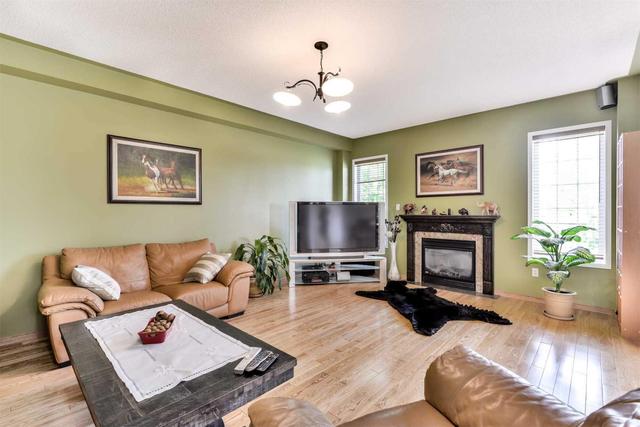 1062 Mccuaig Dr, House detached with 4 bedrooms, 4 bathrooms and 4 parking in Milton ON | Image 9