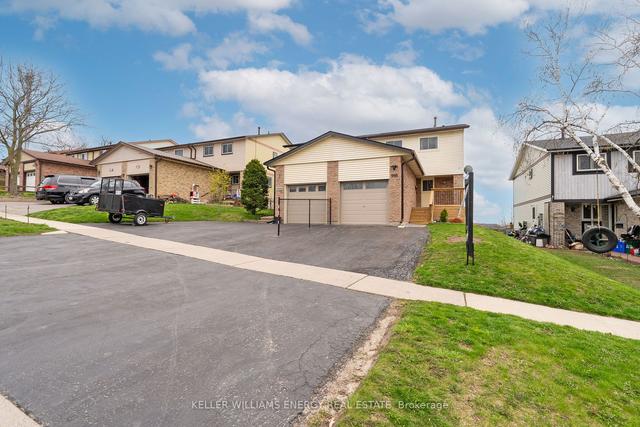 998 Southgate Dr, House semidetached with 3 bedrooms, 2 bathrooms and 3 parking in Oshawa ON | Image 33