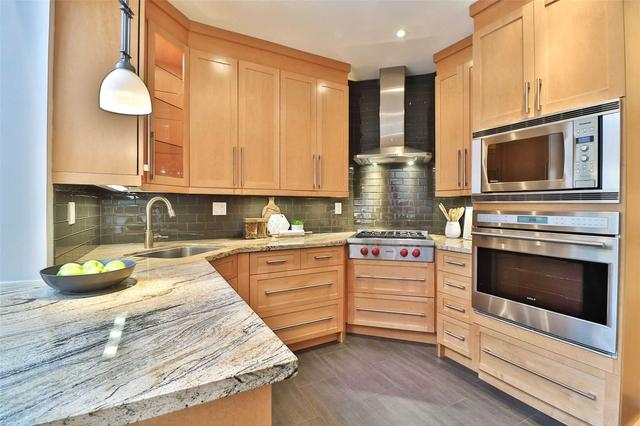 7 Fenwick Ave, House semidetached with 2 bedrooms, 2 bathrooms and 1 parking in Toronto ON | Image 5
