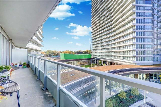 308 - 117 Mcmahon Dr, Condo with 2 bedrooms, 2 bathrooms and 1 parking in Toronto ON | Image 5