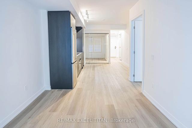 718 - 1 Jarvis St, Condo with 2 bedrooms, 2 bathrooms and 1 parking in Hamilton ON | Image 3