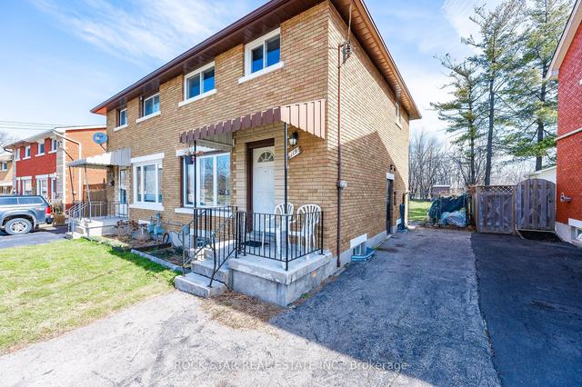 119 Southmoor Dr, House semidetached with 3 bedrooms, 2 bathrooms and 3 parking in Kitchener ON | Image 12
