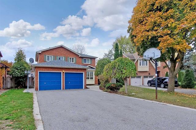 16 Coulton Crt, House detached with 4 bedrooms, 4 bathrooms and 8 parking in Whitby ON | Image 1