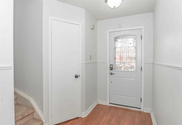 83 Hughes Cres, House attached with 3 bedrooms, 3 bathrooms and 3 parking in Ajax ON | Image 4