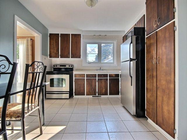 1180 Woodroffe Ave, House semidetached with 3 bedrooms, 2 bathrooms and 4 parking in Ottawa ON | Image 6