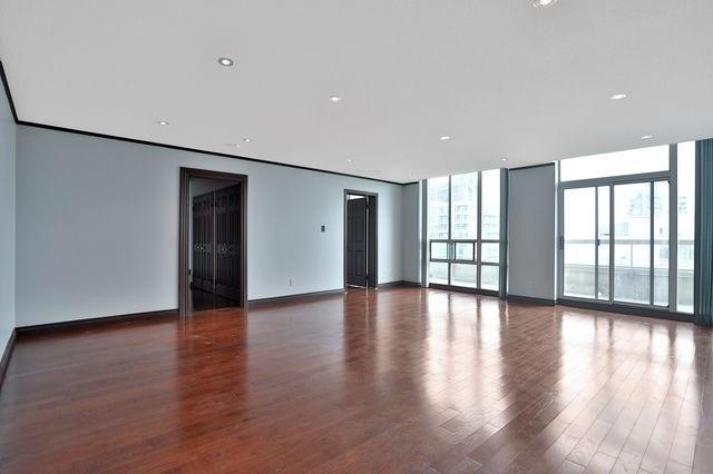 2905 - 156 Enfield Pl, Condo with 2 bedrooms, 2 bathrooms and 2 parking in Mississauga ON | Image 3