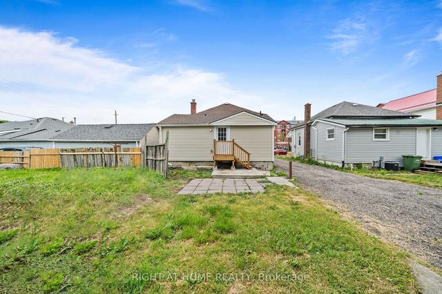 11 Amelia St, House detached with 2 bedrooms, 1 bathrooms and 3 parking in St. Thomas ON | Image 14