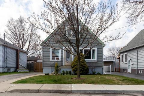 214 East 33rd Street, House detached with 3 bedrooms, 2 bathrooms and 3 parking in Hamilton ON | Card Image