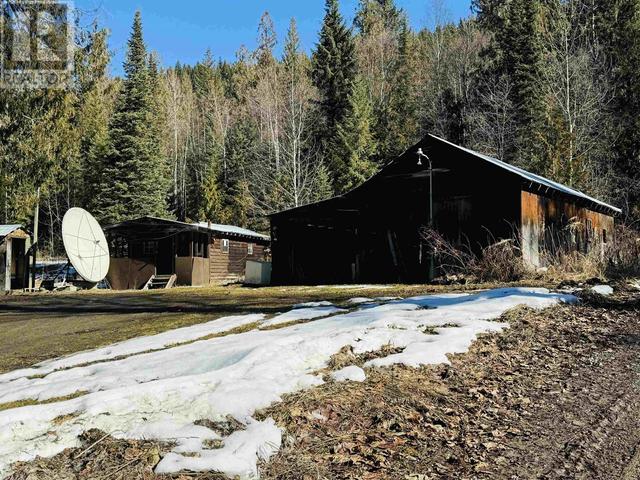 6096 Cedar Creek Road, House detached with 2 bedrooms, 1 bathrooms and null parking in Cariboo F BC | Image 3