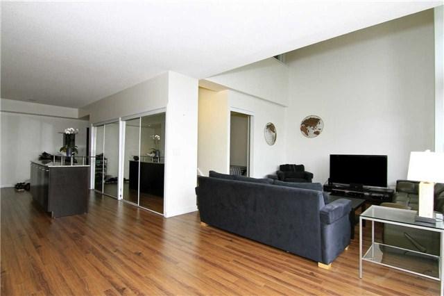 836 - 8 Telegram Mews, Condo with 3 bedrooms, 3 bathrooms and 2 parking in Toronto ON | Image 6
