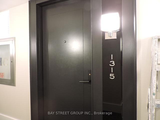 1315 - 955 Bay St, Condo with 1 bedrooms, 1 bathrooms and 0 parking in Toronto ON | Image 11