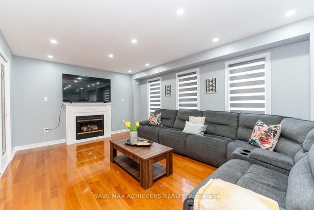 26 Bradbury Cres, House detached with 4 bedrooms, 4 bathrooms and 4 parking in Ajax ON | Image 6