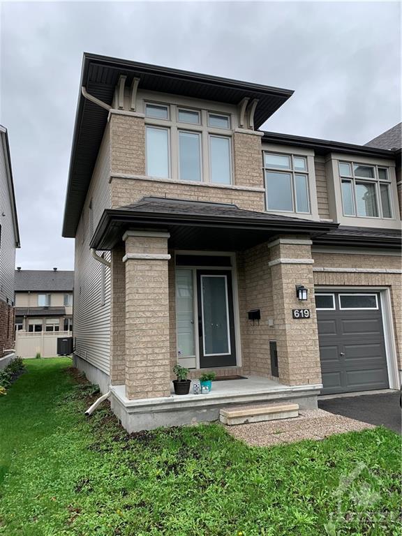 619 Guernsey Place, Townhouse with 3 bedrooms, 3 bathrooms and 2 parking in Ottawa ON | Image 1