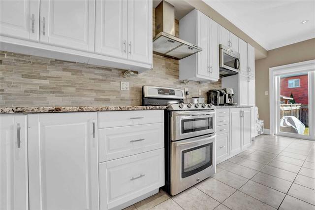 61 Ozner Cres, House semidetached with 3 bedrooms, 4 bathrooms and 4 parking in Vaughan ON | Image 6