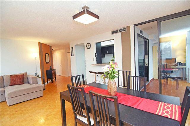 1002 - 8 Lisa St, Condo with 2 bedrooms, 2 bathrooms and 2 parking in Brampton ON | Image 5