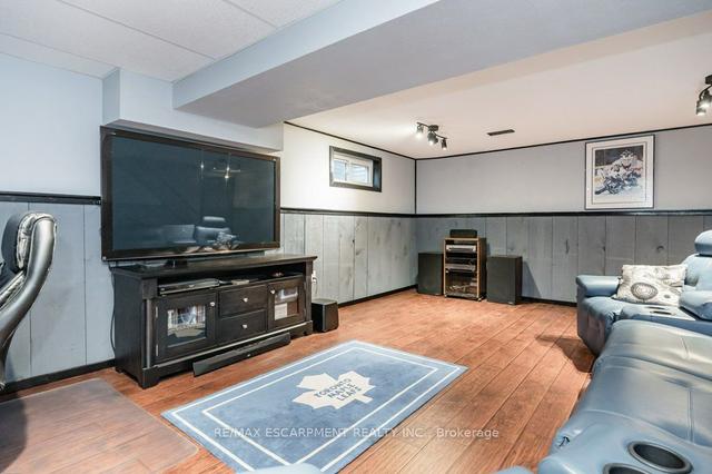 74 St. Andrews Dr, Townhouse with 3 bedrooms, 2 bathrooms and 3 parking in Hamilton ON | Image 25