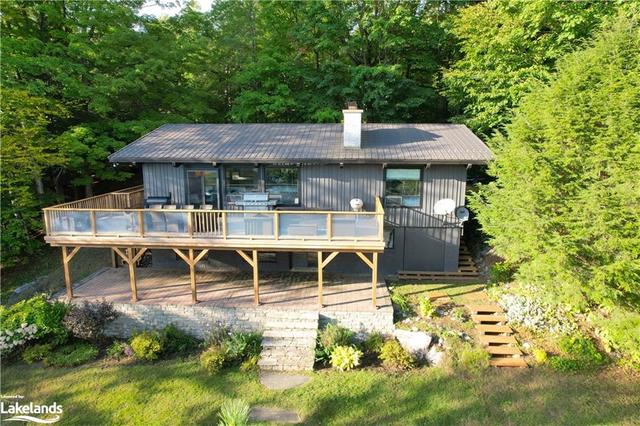 1216 Hamills Point Rd, House detached with 4 bedrooms, 2 bathrooms and 6 parking in Muskoka Lakes ON | Image 4