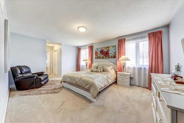 4 Grapevine Circ, House detached with 4 bedrooms, 4 bathrooms and 6 parking in Toronto ON | Image 4