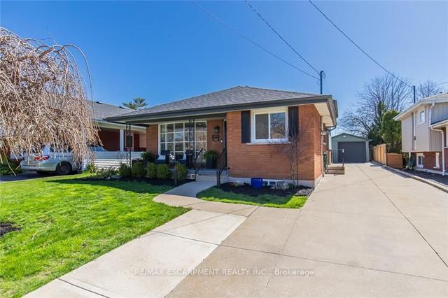 175 Rendell Blvd, House detached with 3 bedrooms, 2 bathrooms and 6 parking in Hamilton ON | Image 12