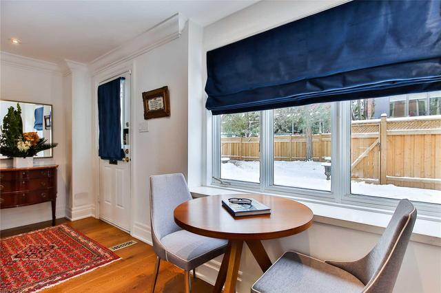 Th10 - 18 Doncrest Rd, Townhouse with 3 bedrooms, 3 bathrooms and 2 parking in Toronto ON | Image 3