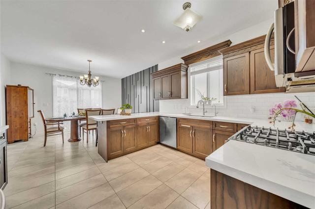 612 Thorndale Dr, House detached with 3 bedrooms, 3 bathrooms and 5 parking in Waterloo ON | Image 6