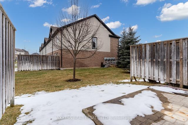 40 - 40 Arlington Cres, Townhouse with 3 bedrooms, 4 bathrooms and 2 parking in Guelph ON | Image 16