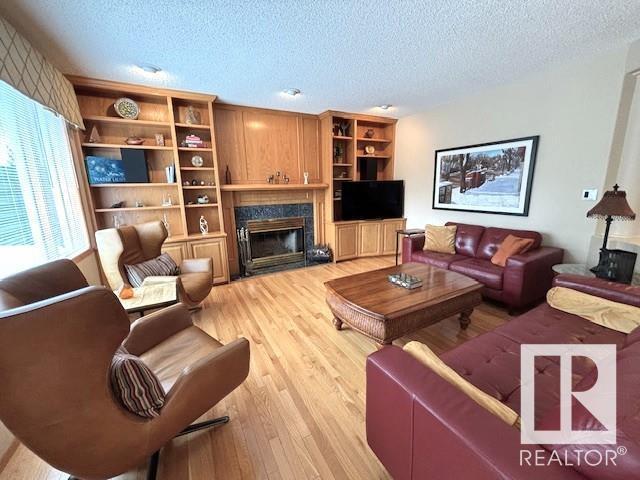755 Wells Wd Nw, House detached with 4 bedrooms, 3 bathrooms and 4 parking in Edmonton AB | Image 15