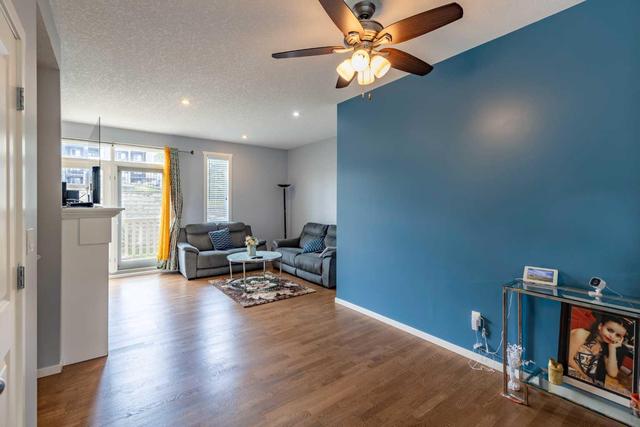 25 Kinlea Way Nw, Home with 3 bedrooms, 2 bathrooms and 3 parking in Calgary AB | Image 10