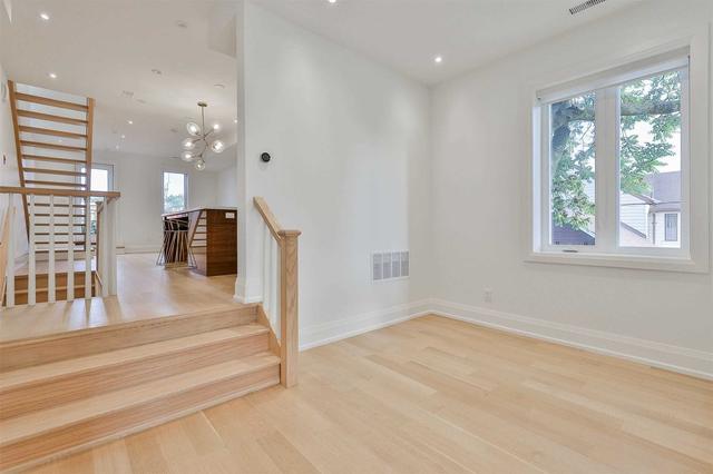 upper - 234 Brock Ave, House detached with 3 bedrooms, 3 bathrooms and 1 parking in Toronto ON | Image 2