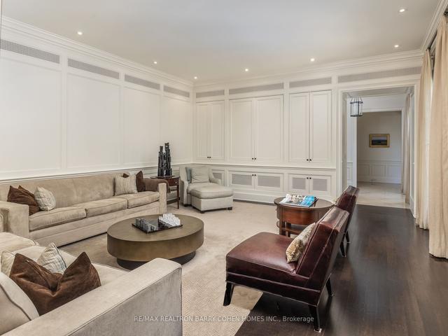 102 Sandringham Dr, House detached with 5 bedrooms, 9 bathrooms and 10 parking in Toronto ON | Image 25